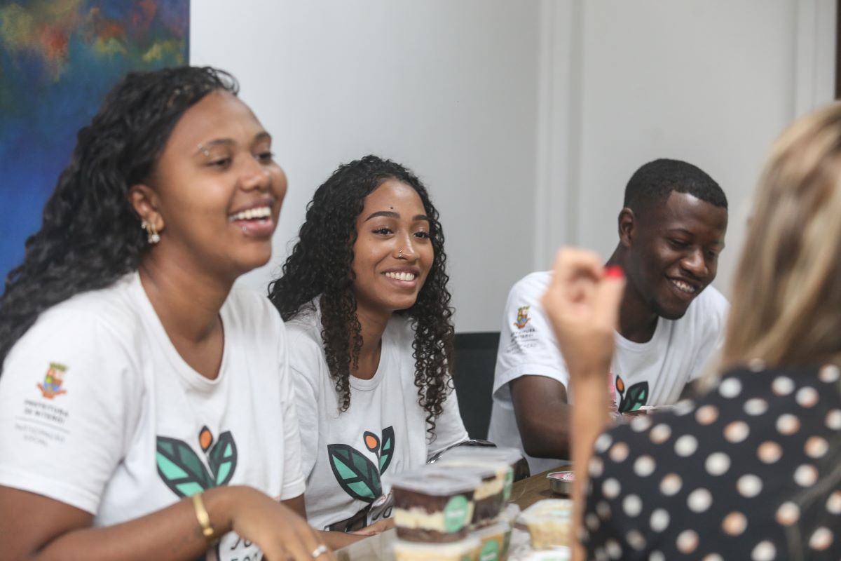 Vice-Prefeita-tem-reuniao-sobre-o-Niteroi-Jovem-EcoSocial-11